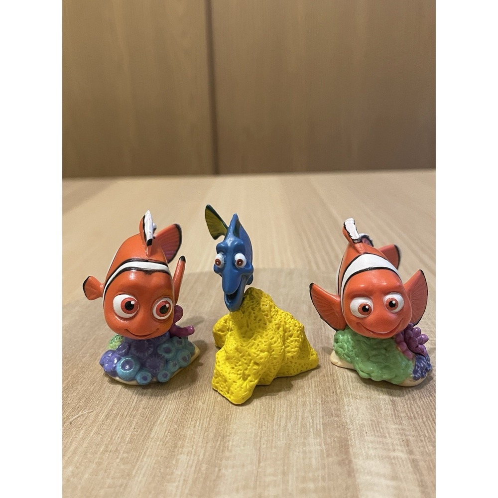Disney Pixar Finding Nemo Dory Marlin PVC Figure Lot 3 Coral Reef Base